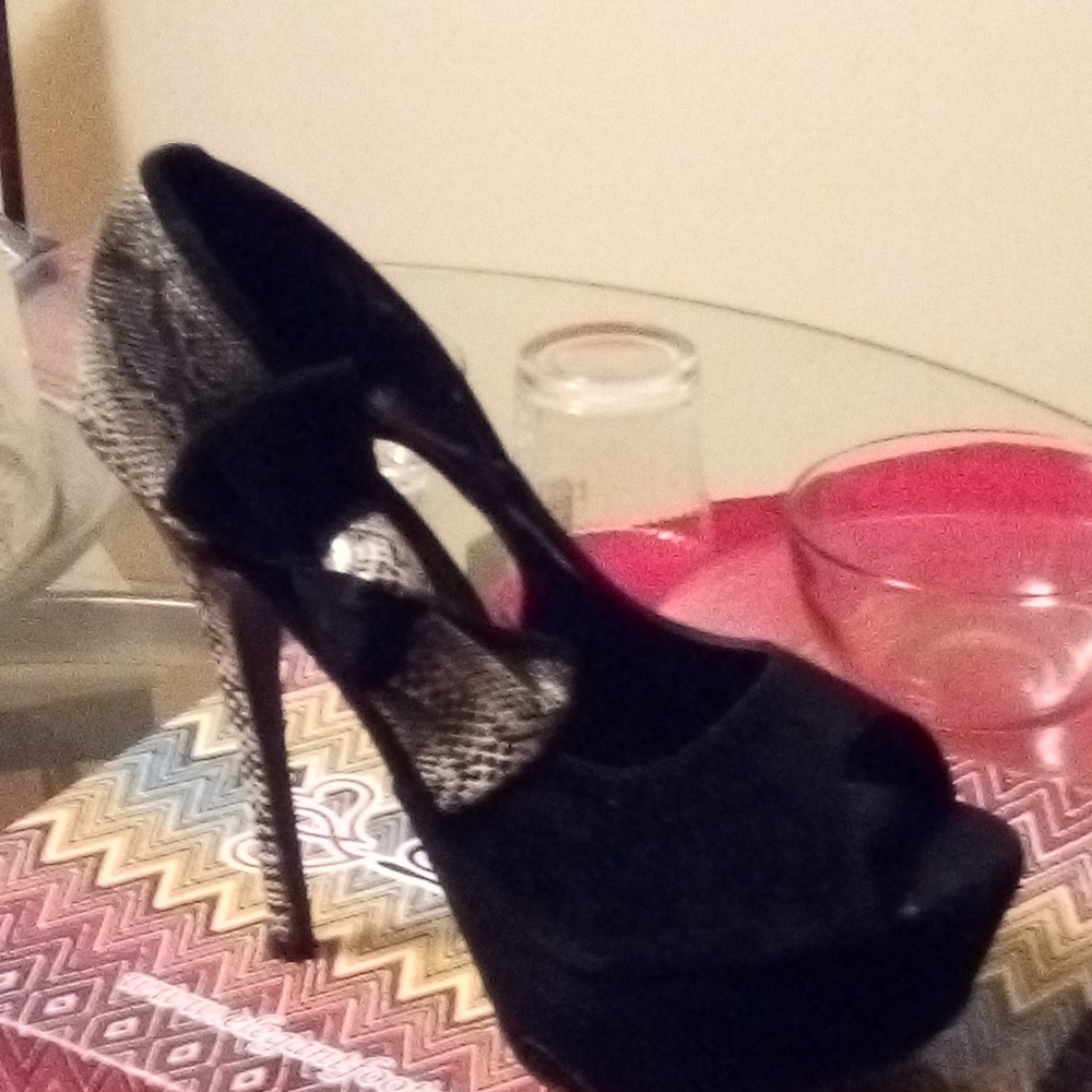 Women's shoes